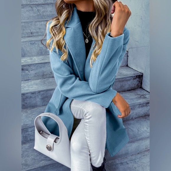 Women’s Double-breasted Wool Coat with Gold-tone Hardware Blue S - Picture 2 of 9